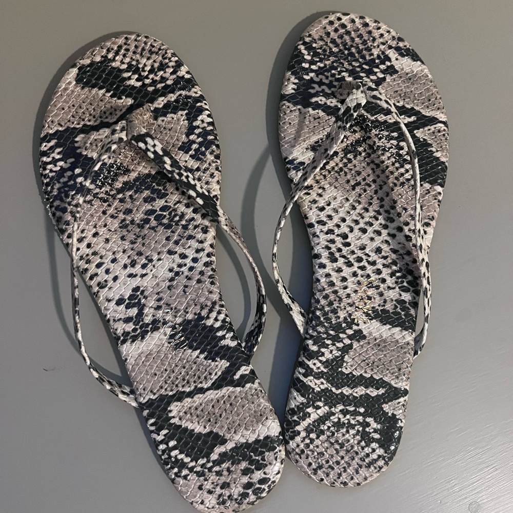 TKEES Flip Flops • Sand Snake • Womens 7